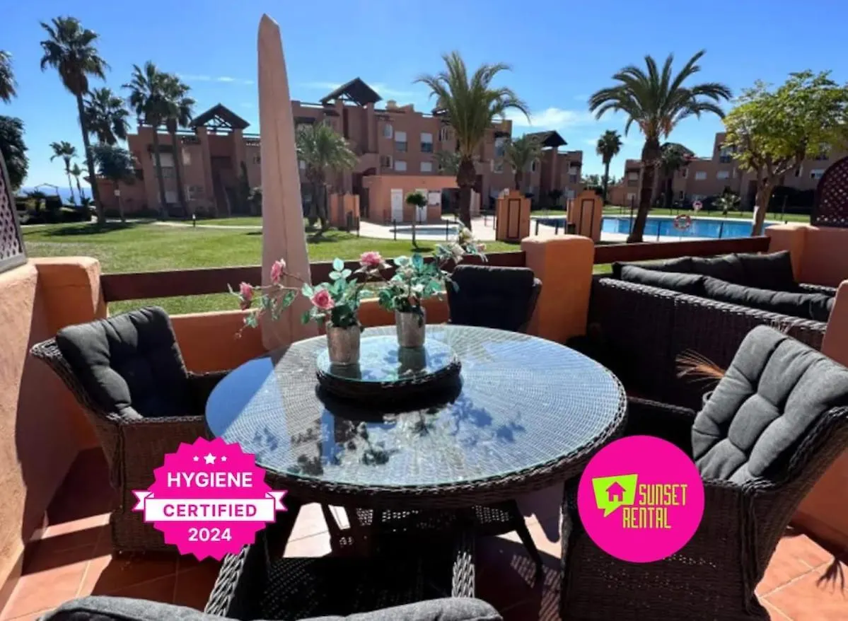 Apartment With Terrace And Year-Round Open Pool Casares